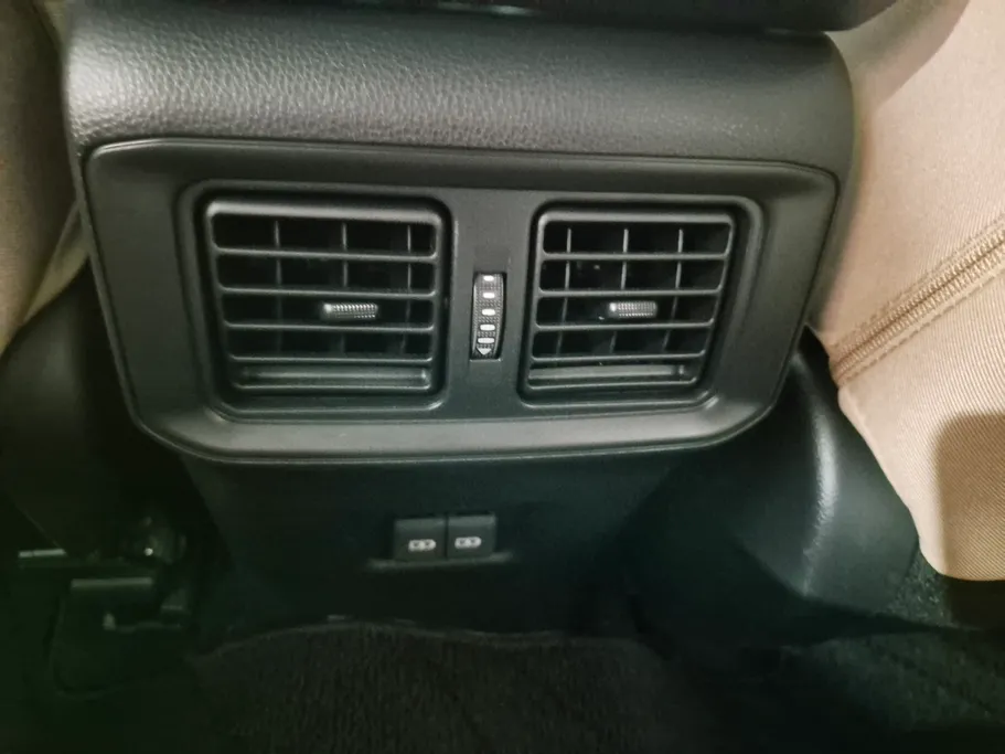 2025 Toyota RAV4 XLE HEV 