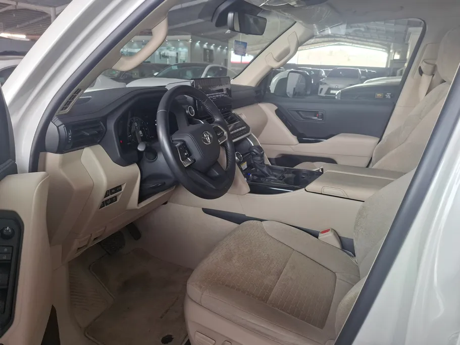 تويوتا لاندكروزر GXR3 2025 