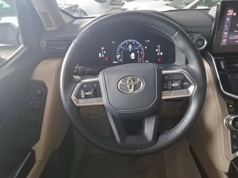 تويوتا لاندكروزر GXR3 2025 