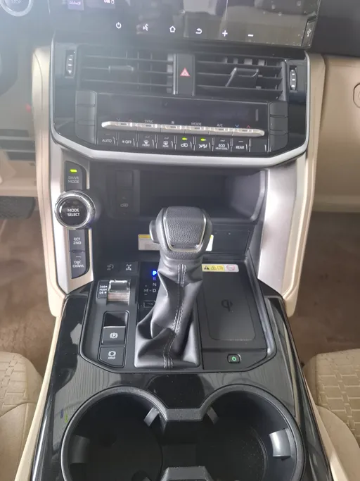 تويوتا لاندكروزر GXR3 2025 