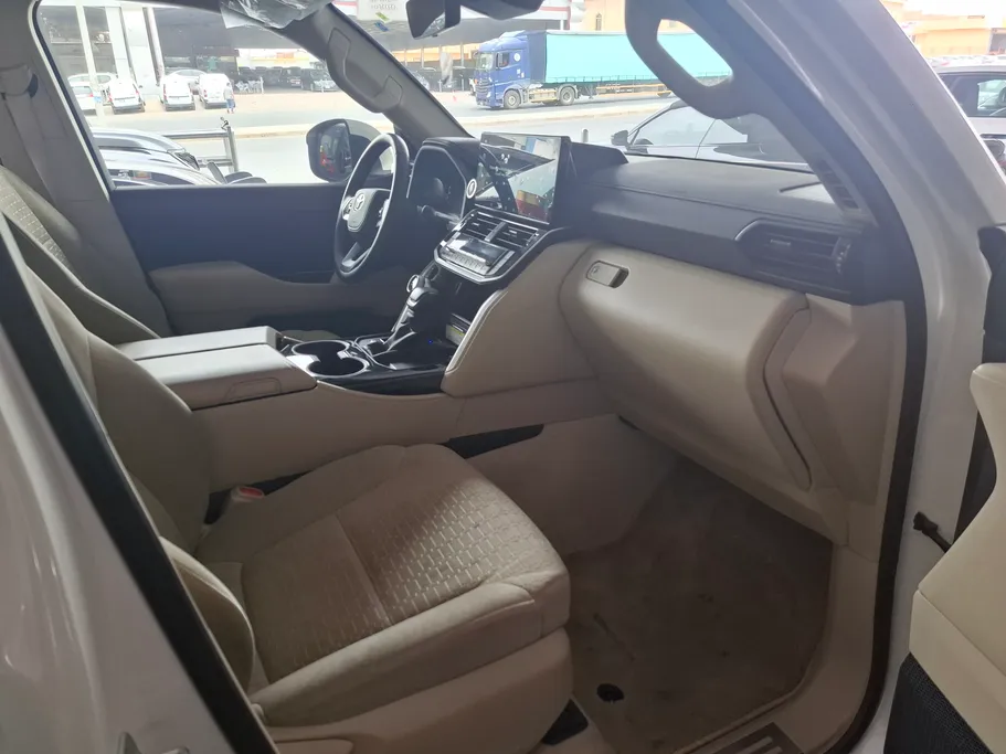 تويوتا لاندكروزر GXR3 2025 