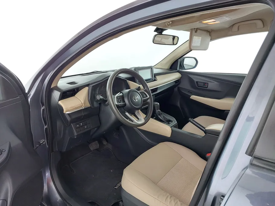 2023 Toyota Yaris  Y 