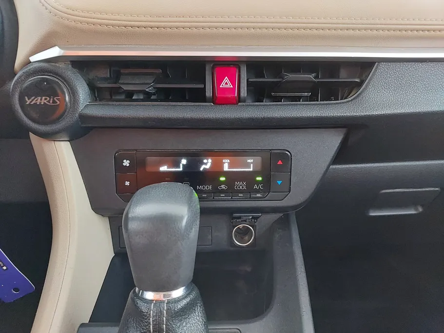 2023 Toyota Yaris  Y 