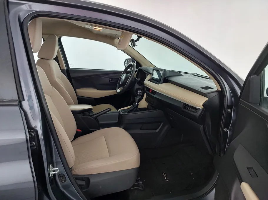 2023 Toyota Yaris  Y 