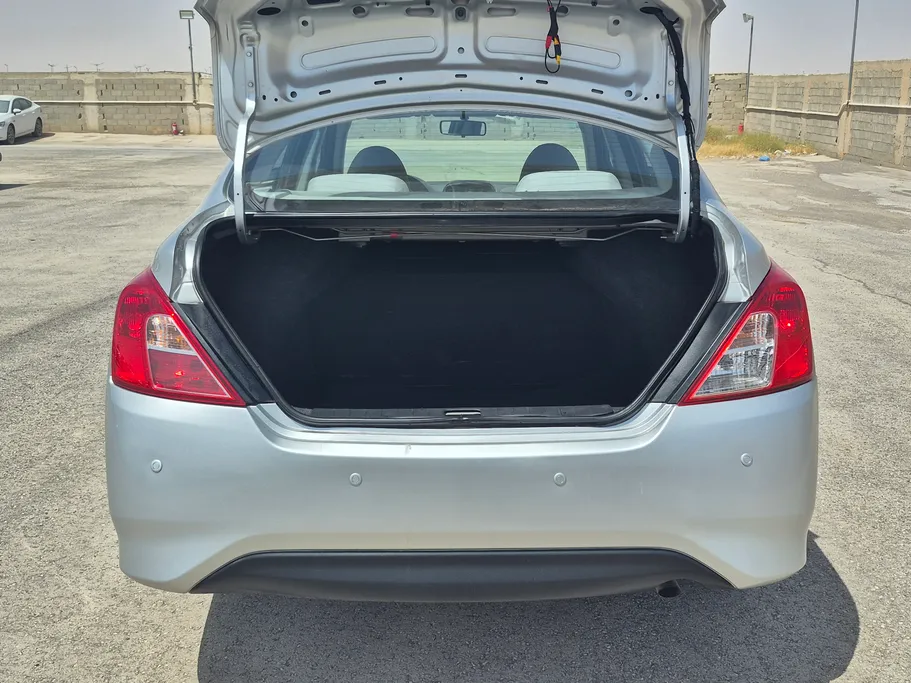 2020 Nissan Sunny SV 