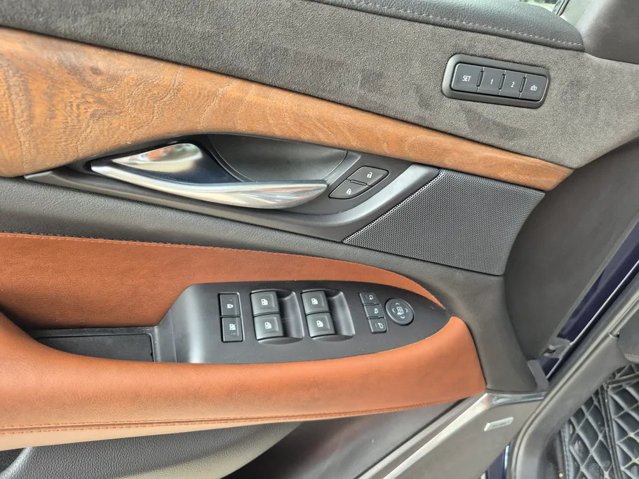 2019 Cadillac Escalade Luxury 