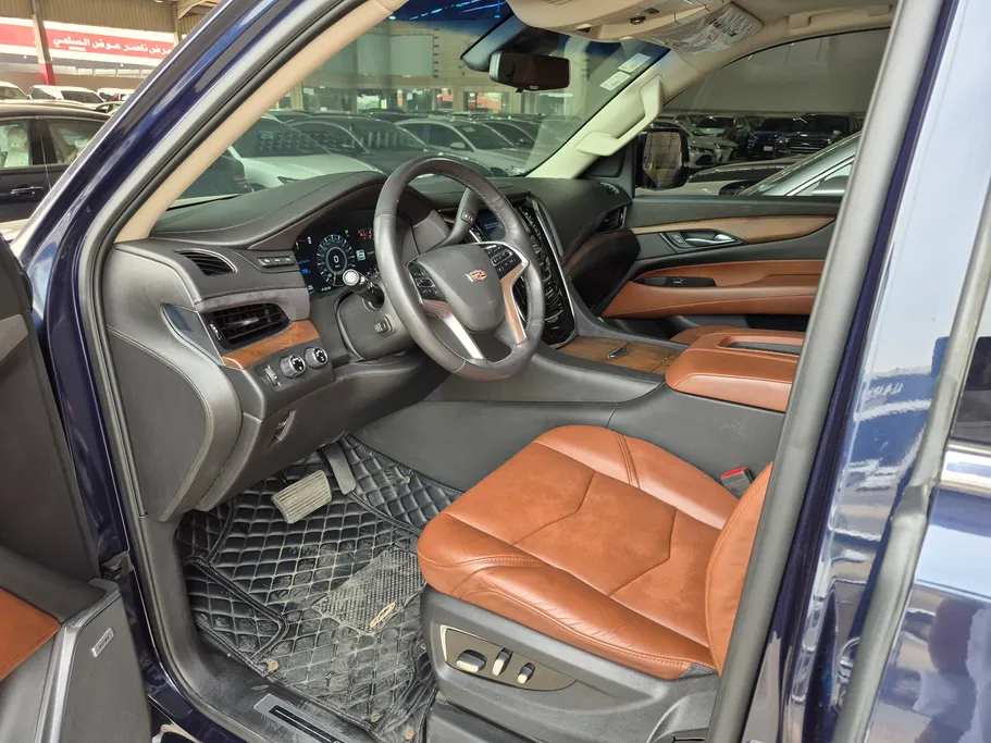 2019 Cadillac Escalade Luxury 