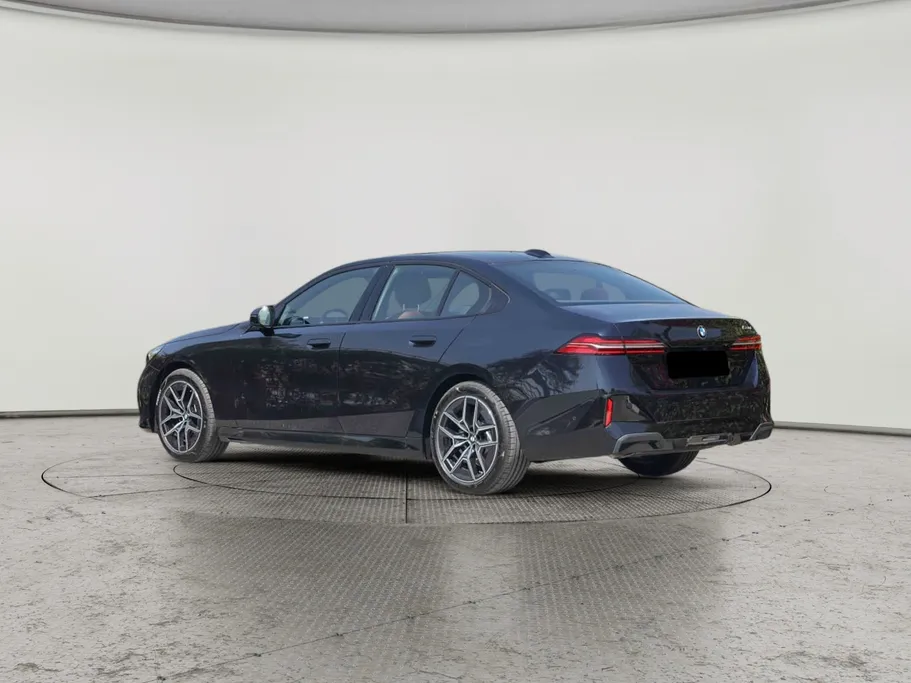 2026 BMW 5 Series 530i M 