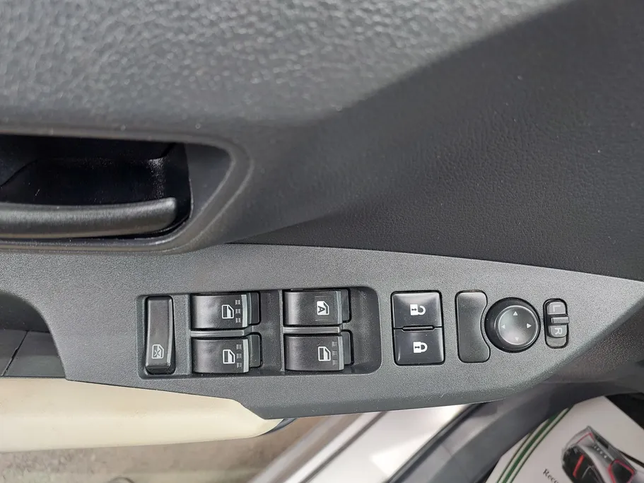 2023 Toyota Yaris  Y 