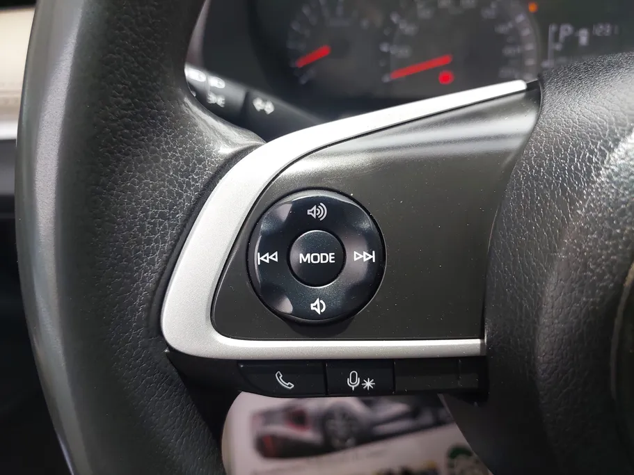 2023 Toyota Yaris  Y 