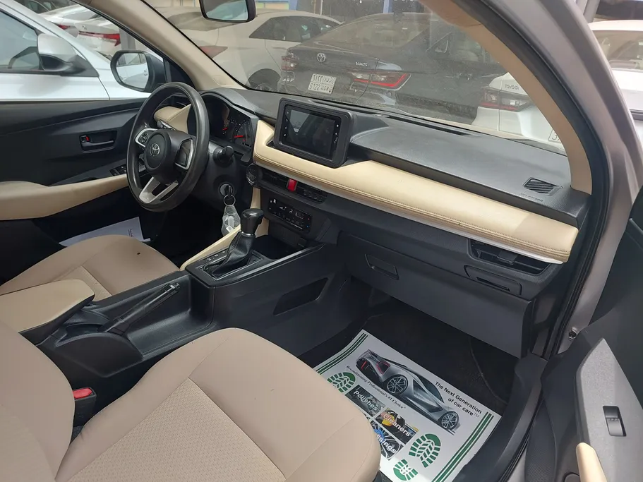 2023 Toyota Yaris  Y 