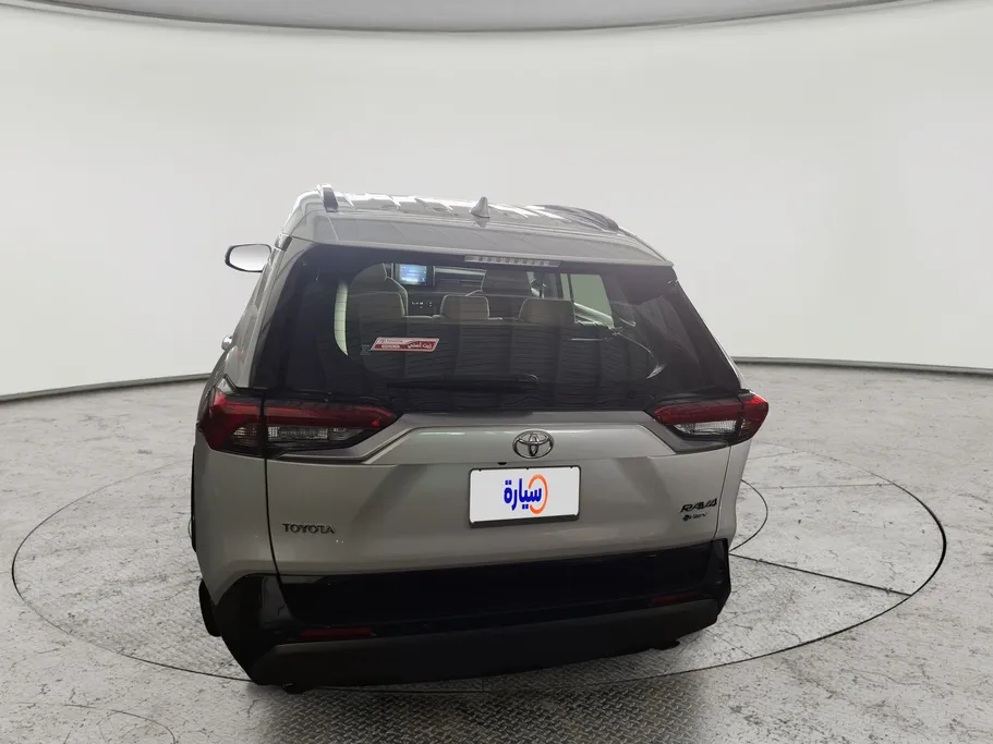 2025 Toyota RAV4 XLE HEV 