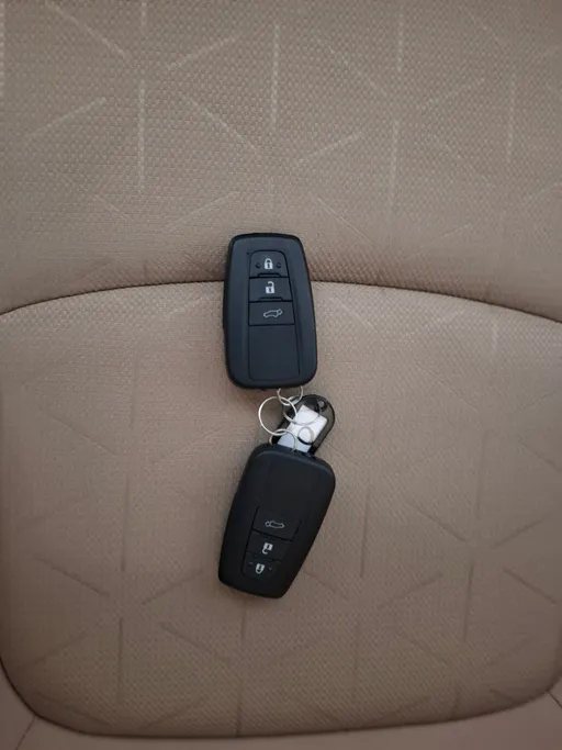 2025 Toyota RAV4 XLE HEV 
