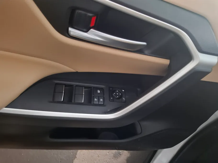 2025 Toyota RAV4 XLE HEV 