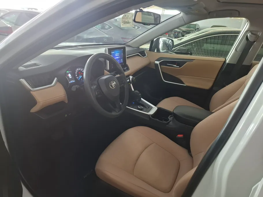 2025 Toyota RAV4 XLE HEV 