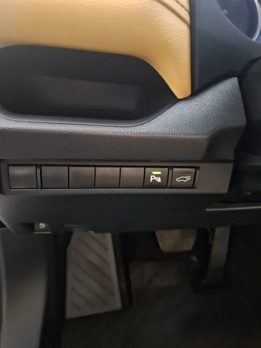 2025 Toyota RAV4 XLE HEV 