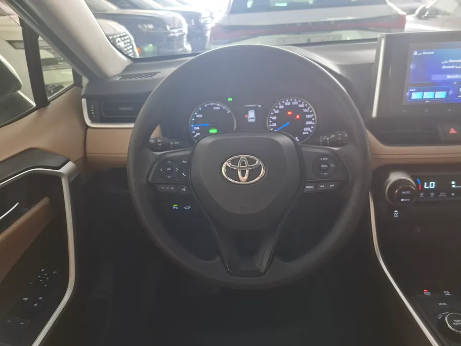 2025 Toyota RAV4 XLE HEV 
