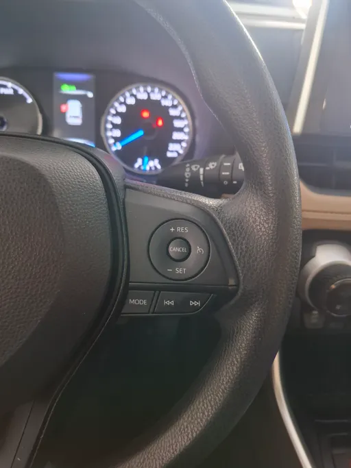 2025 Toyota RAV4 XLE HEV 