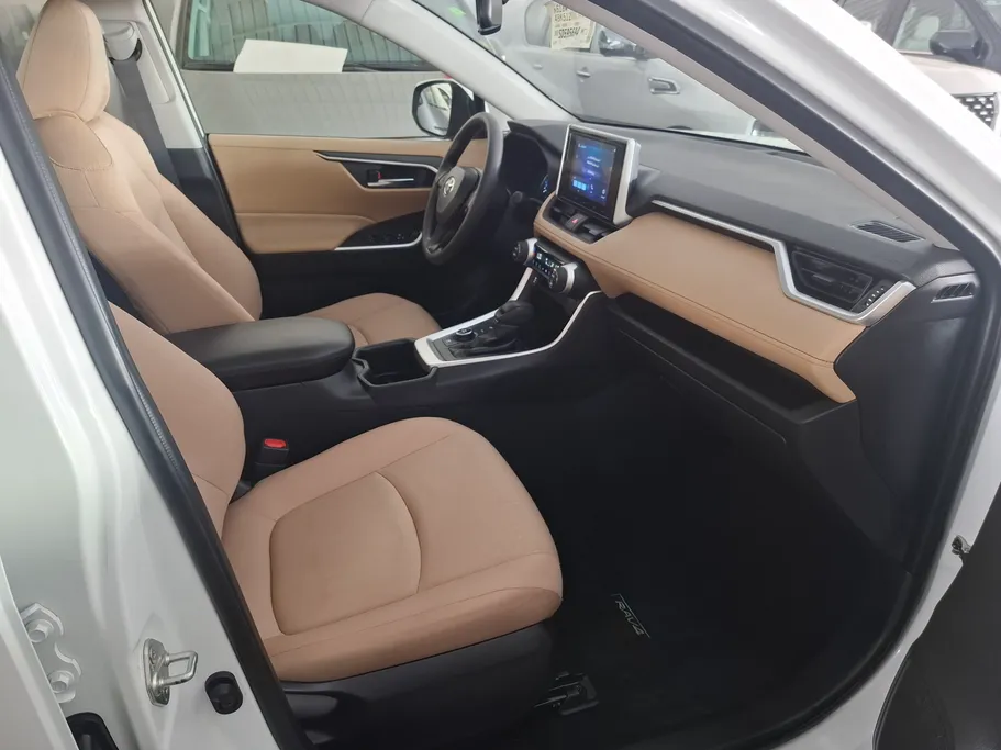 2025 Toyota RAV4 XLE HEV 