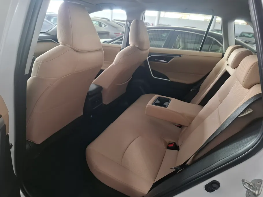 2025 Toyota RAV4 XLE HEV 