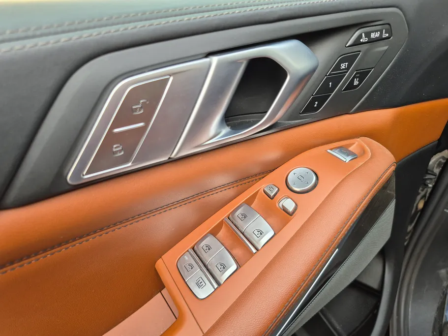 2021 BMW X Series 7 xDrive 40i	 