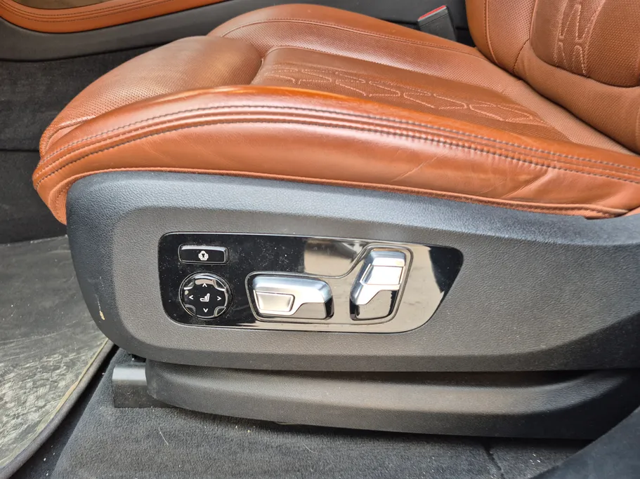 2021 BMW X Series 7 xDrive 40i	 