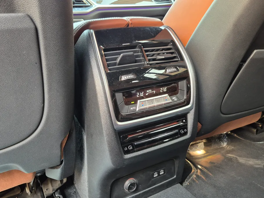 2021 BMW X Series 7 xDrive 40i	 