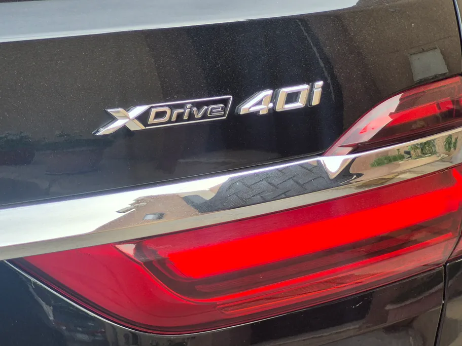 2021 BMW X Series 7 xDrive 40i	 