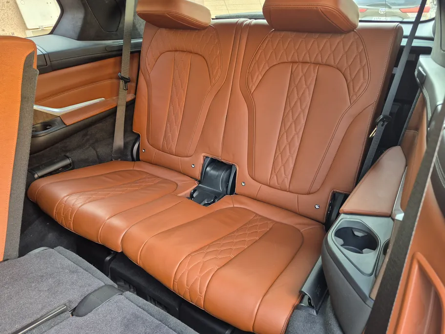 2021 BMW X Series 7 xDrive 40i	 