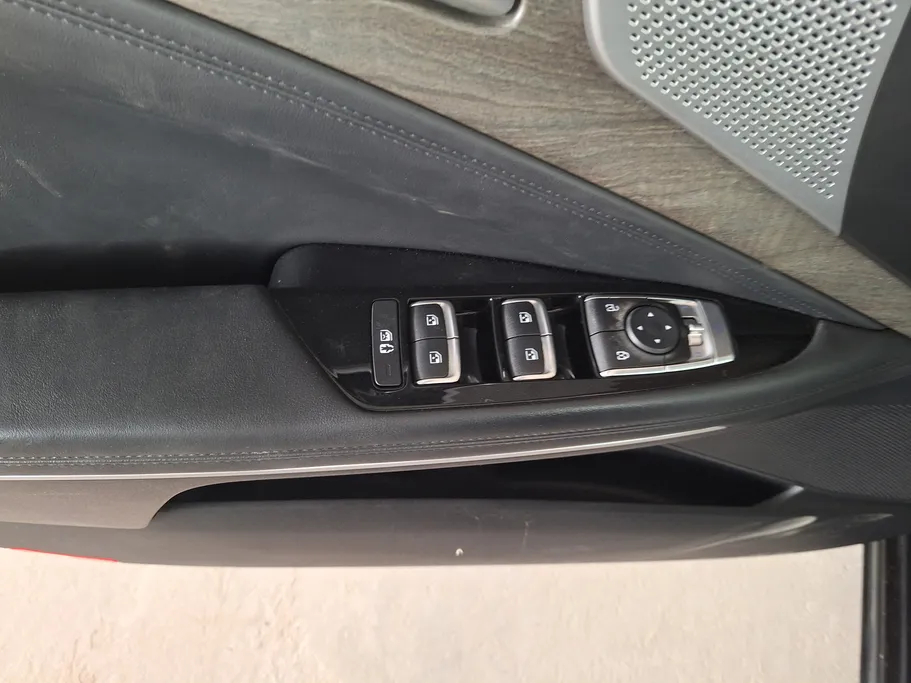 2022 Kia K8 EX 
