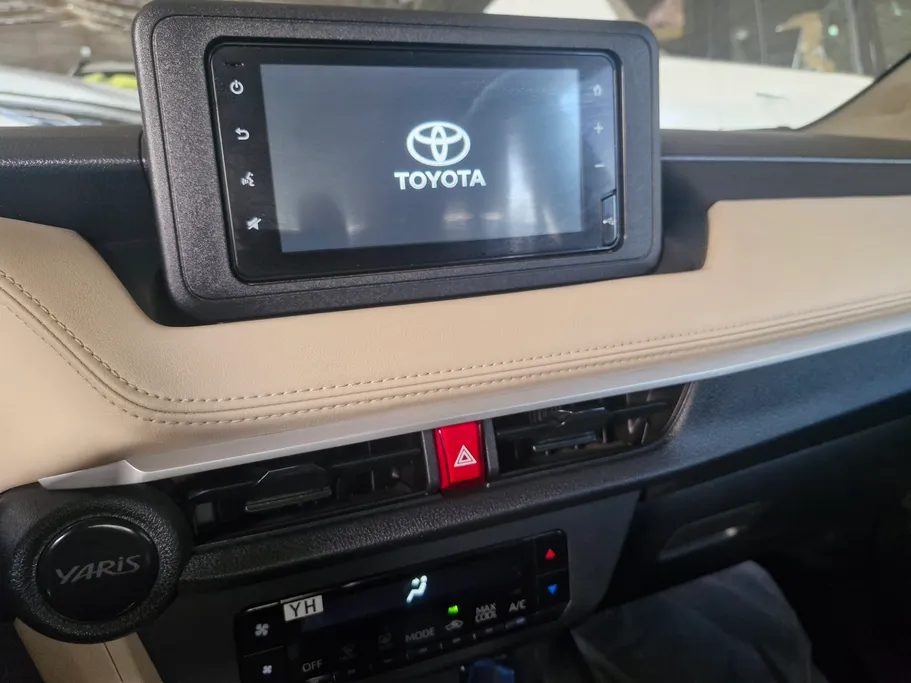 2023 Toyota Yaris  Y 