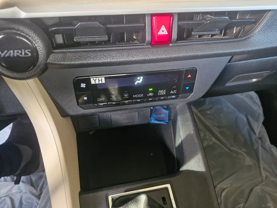 2023 Toyota Yaris  Y 