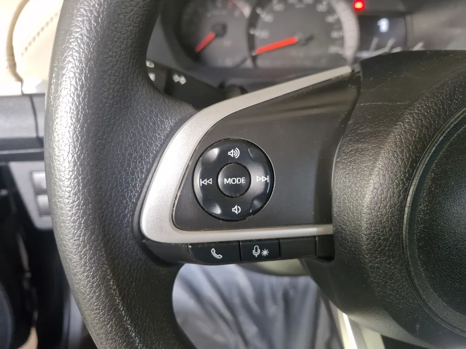 2023 Toyota Yaris  Y 