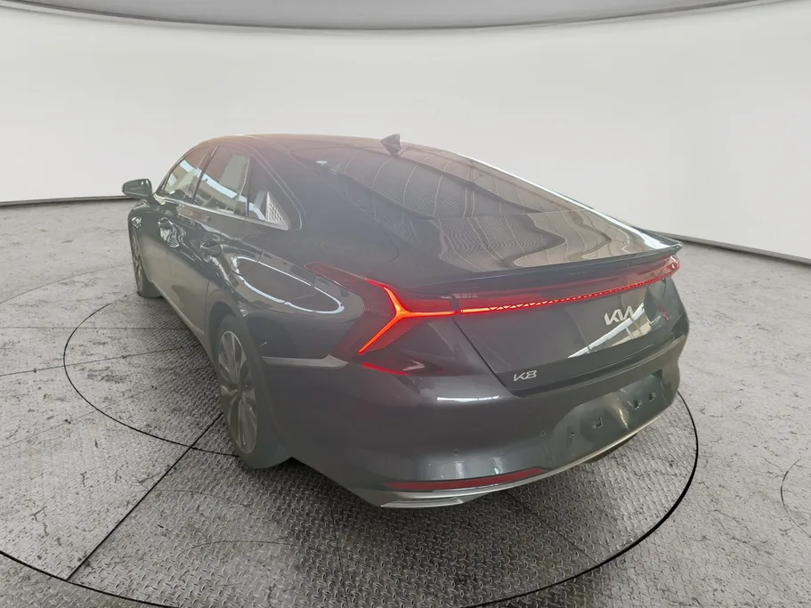 2022 Kia K8 LX 