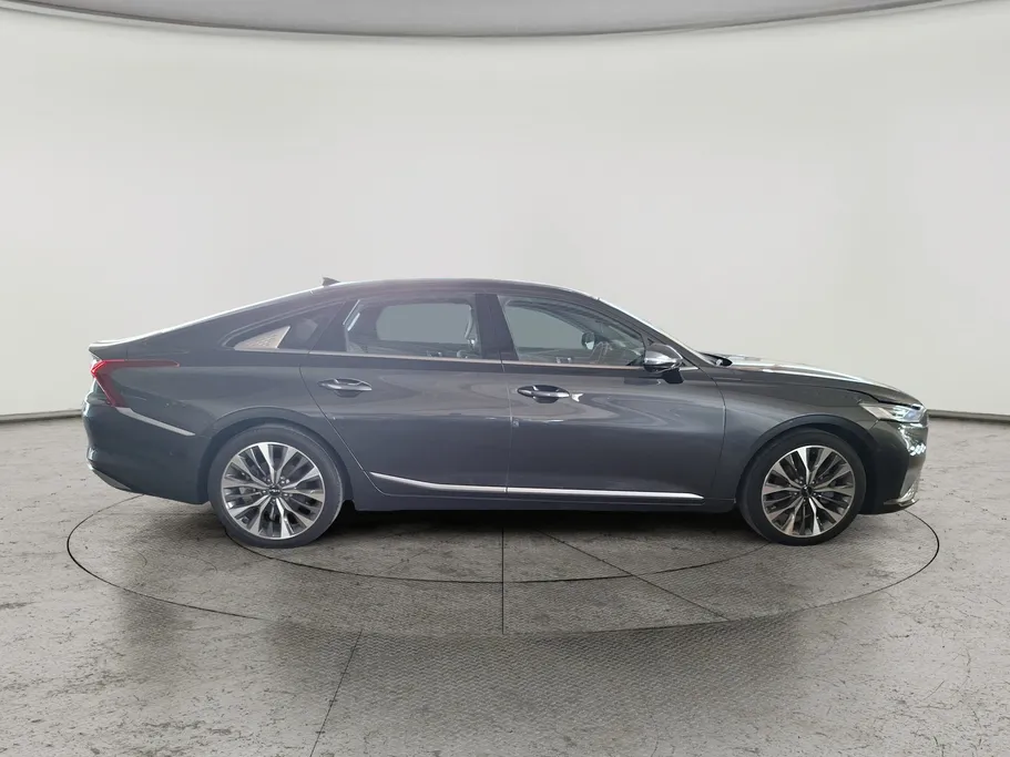 2022 Kia K8 LX 