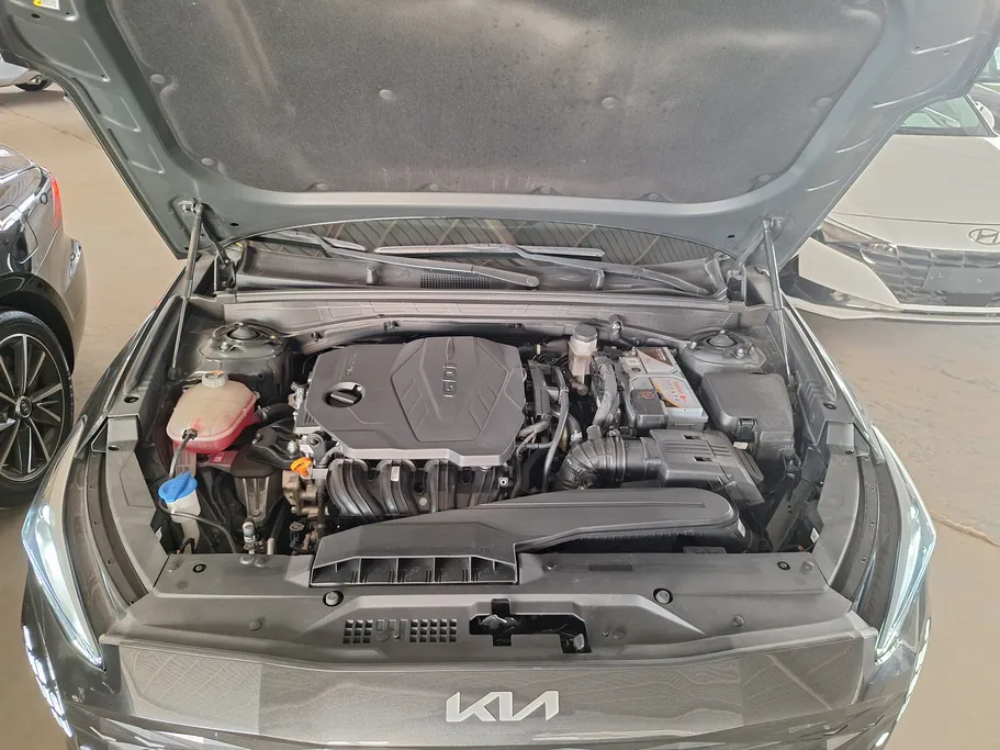 2022 Kia K8 LX 