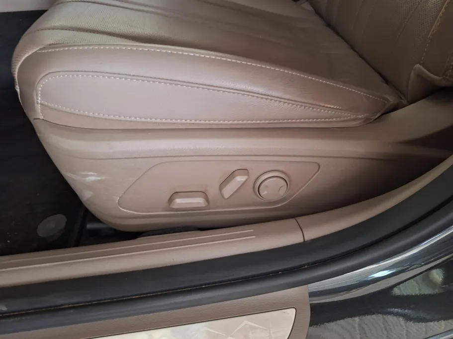 2022 Kia K8 LX 