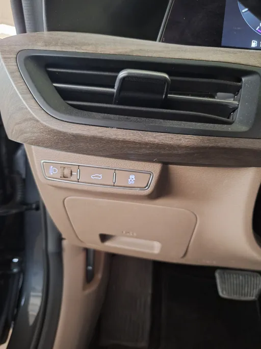 2022 Kia K8 LX 