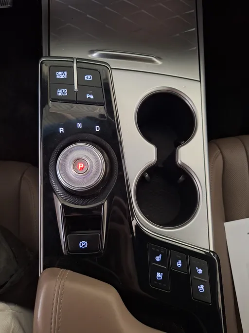 2022 Kia K8 LX 