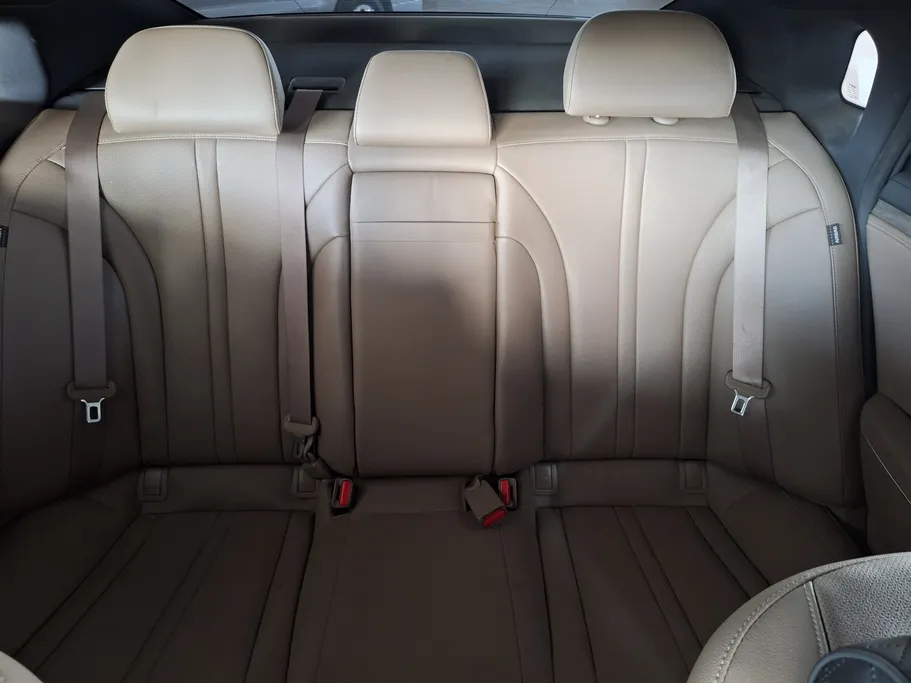 2022 Kia K8 LX 