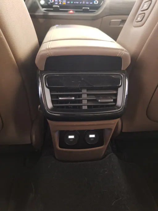 2022 Kia K8 LX 