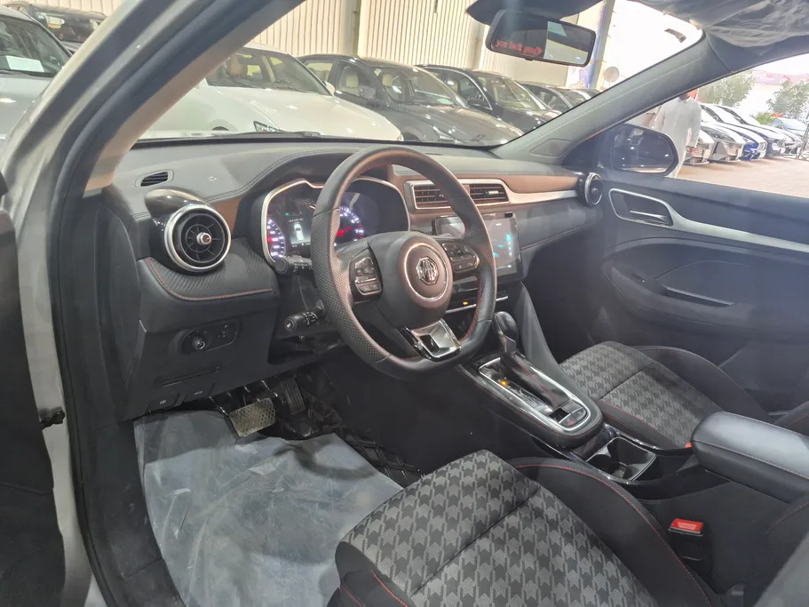 2024 MG ZS STD 