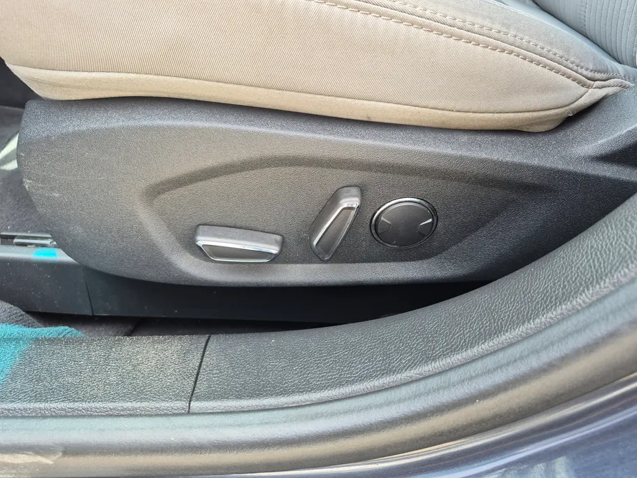 2020 Ford Taurus Ambiente 