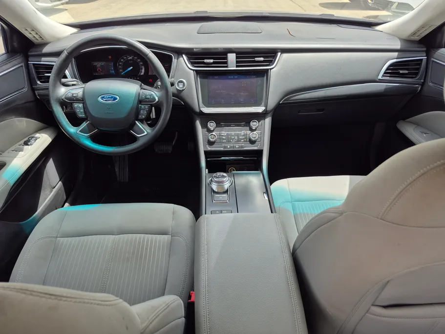 2020 Ford Taurus Ambiente 
