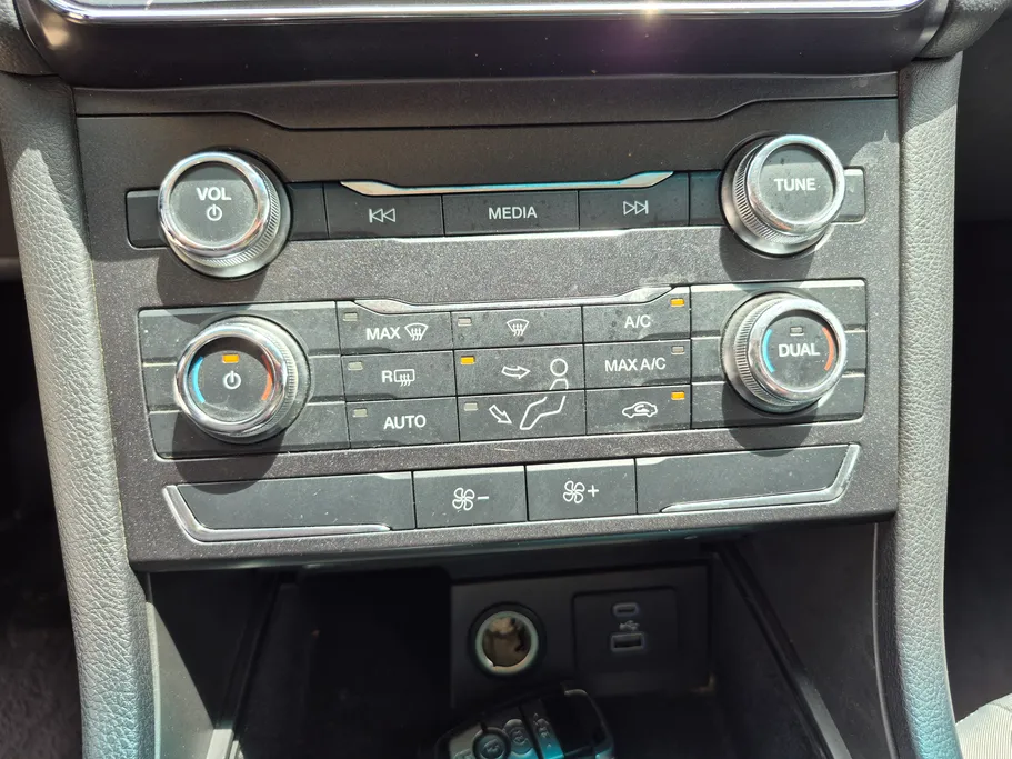 2020 Ford Taurus Ambiente 