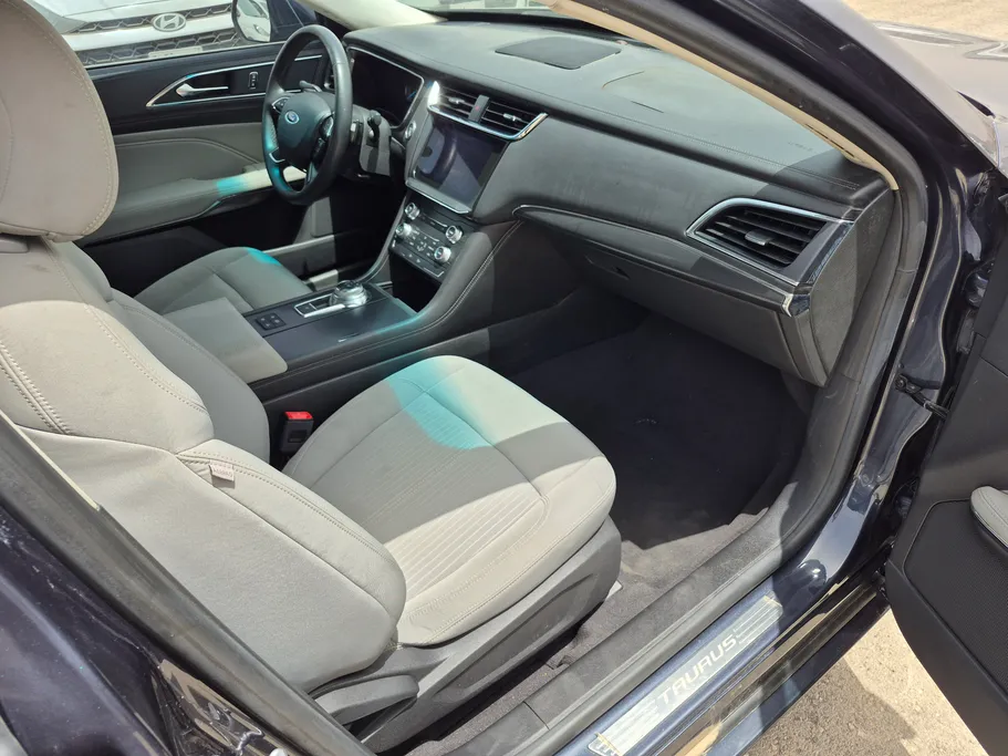 2020 Ford Taurus Ambiente 
