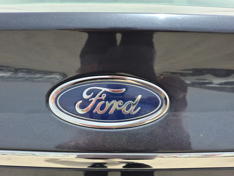 2020 Ford Taurus Ambiente 