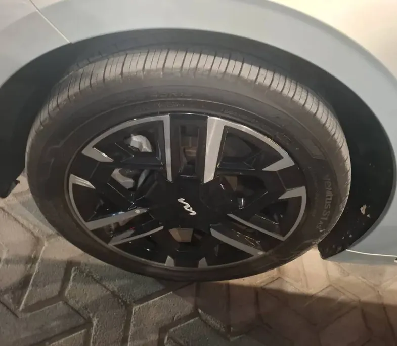 2025 Kia K8 EX 