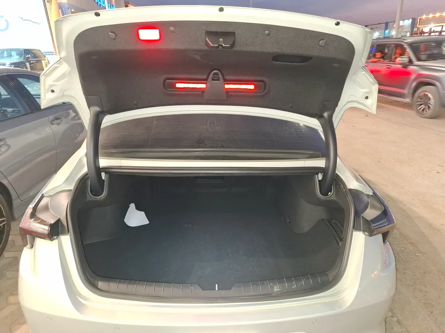 2025 Kia K8 EX 
