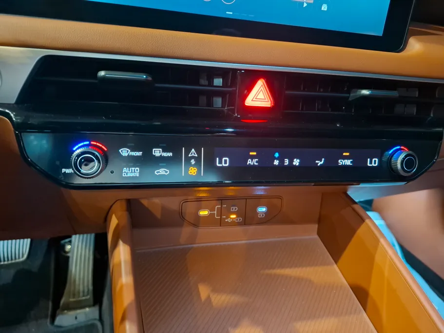 2025 Kia K8 EX 